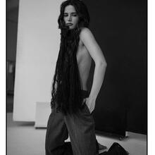  Nude