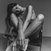 Nude