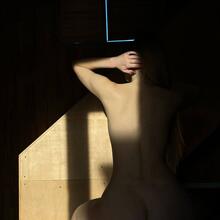  Nude