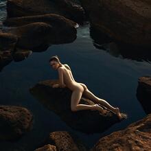  Nude
