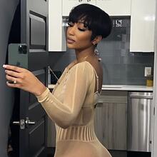  Nude