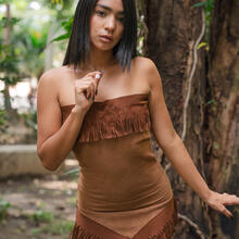  Nude