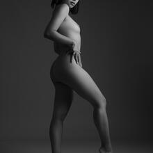  Nude
