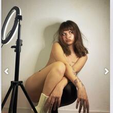  Nude