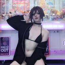  Nude
