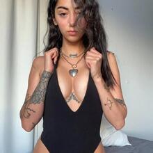  Nude