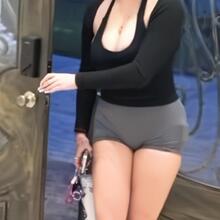  Nude