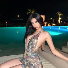  Nude