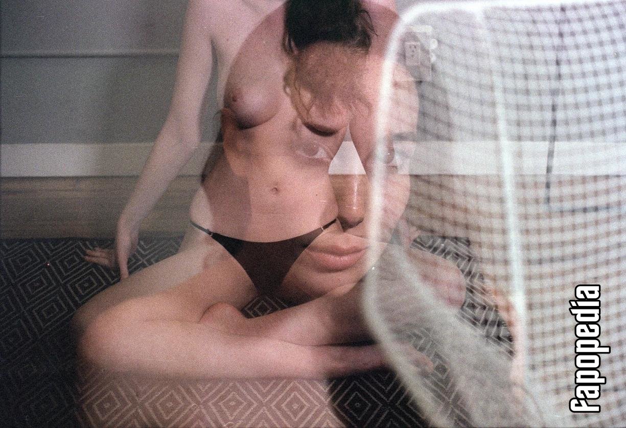 Willa Prescott Nude Leaks
