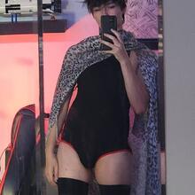  Nude