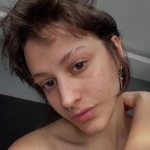  Nude
