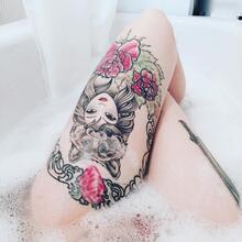  Nude