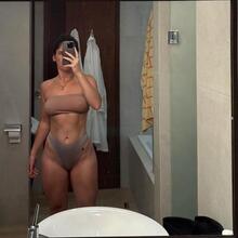  Nude