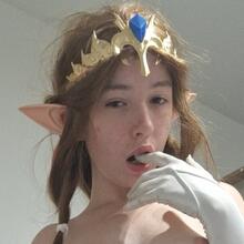  Nude