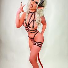  Nude