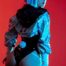  Nude