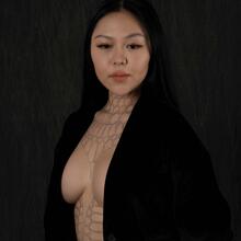  Nude