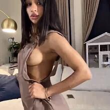  Nude