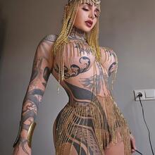  Nude
