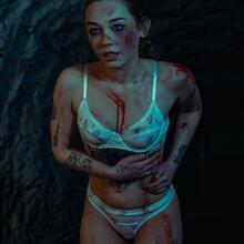  Nude