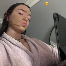  Nude