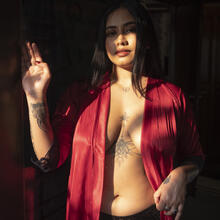  Nude