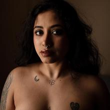  Nude