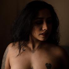  Nude