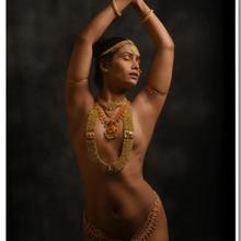  Nude