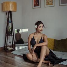 Nude
