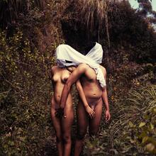  Nude