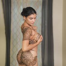  Nude