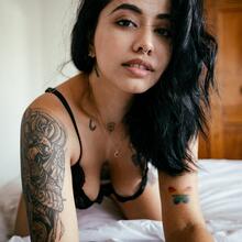  Nude