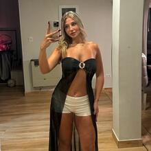  Nude