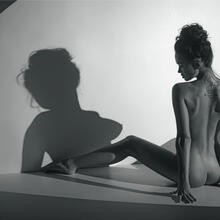  Nude
