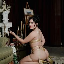  Nude
