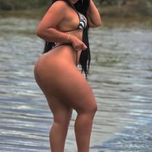  Nude