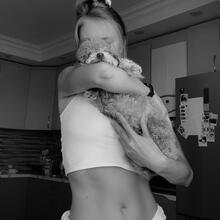  Nude