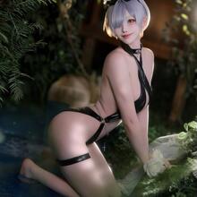  Nude