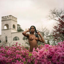  Nude