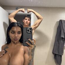  Nude