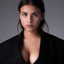  Nude