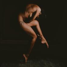  Nude