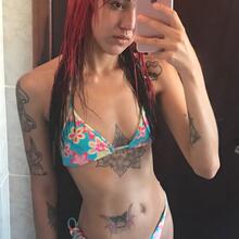  Nude
