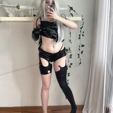  Nude