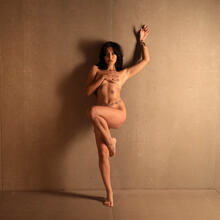  Nude