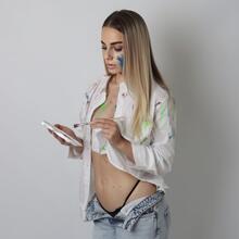  Nude
