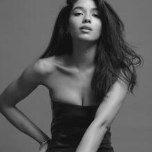  Nude