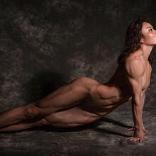  Nude