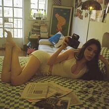  Nude